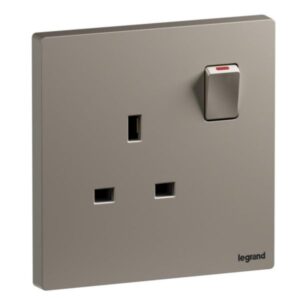 Galion Up - Ổ cắm đơn 1 gang chuẩn BS 13A có công tắc + Đèn LED màu sâm panh - 250V AC - Nhựa nhiệt dẻo lắp âm tường - Đầu nối bắt vít